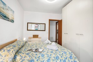 Standard Apartment, Multiple Bedrooms, Sea Facing (Firpo) | 1 bedroom, bed sheets - Firpo (Loano)