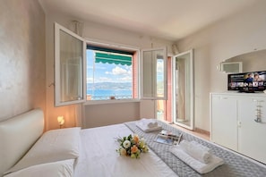 Appartamento Standard, 1 camera da letto, balcone, fronte mare (Torre Sea-View Apartment) | Vista dalla camera