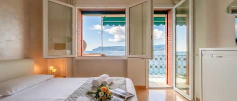 Standard Apartment, Multiple Bedrooms, Sea Facing (Torre) | 1 bedroom, bed sheets