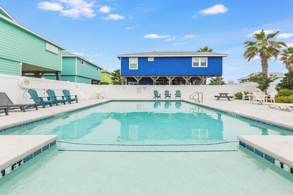 Outdoor pool, a heated pool