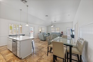 Interior - 25 or older! Enjoy the Ocean breeze at Blue Lagoon! Pool, Garage, Fenced yard (Port Aransas)