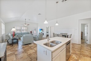 Interior - 25 or older! Enjoy the Ocean breeze at Blue Lagoon! Pool, Garage, Fenced yard (Port Aransas)