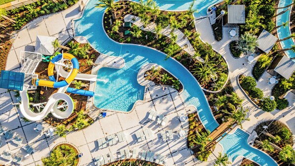 Outdoor pool - Luxury Game Room Home with Pvt Pool and Summer Kitchen. Just Steps to Clubhouse (Clermont)