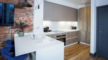 Fridge, microwave, oven, stovetop