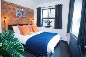 2 bedrooms, desk, iron/ironing board, WiFi - Stay Awhile - Luxury 2BR Duplex Northern Quarter (Manchester)