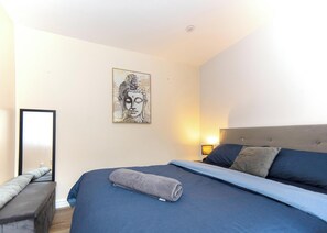 1 slaapkamer, een strijkplank/strijkijzer, gratis wifi, beddengoed