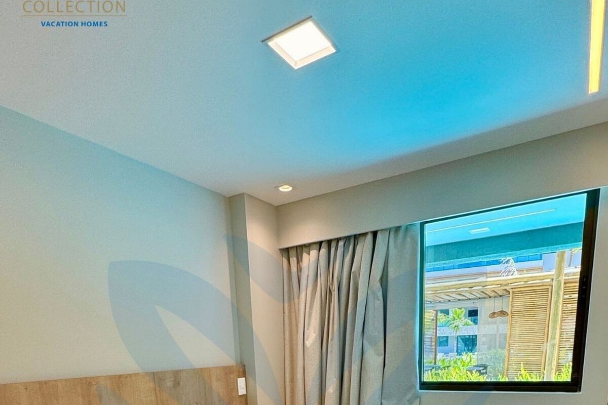 Apartamento Deluxe | Espacio para trabajar con un portátil y cortinas opacas