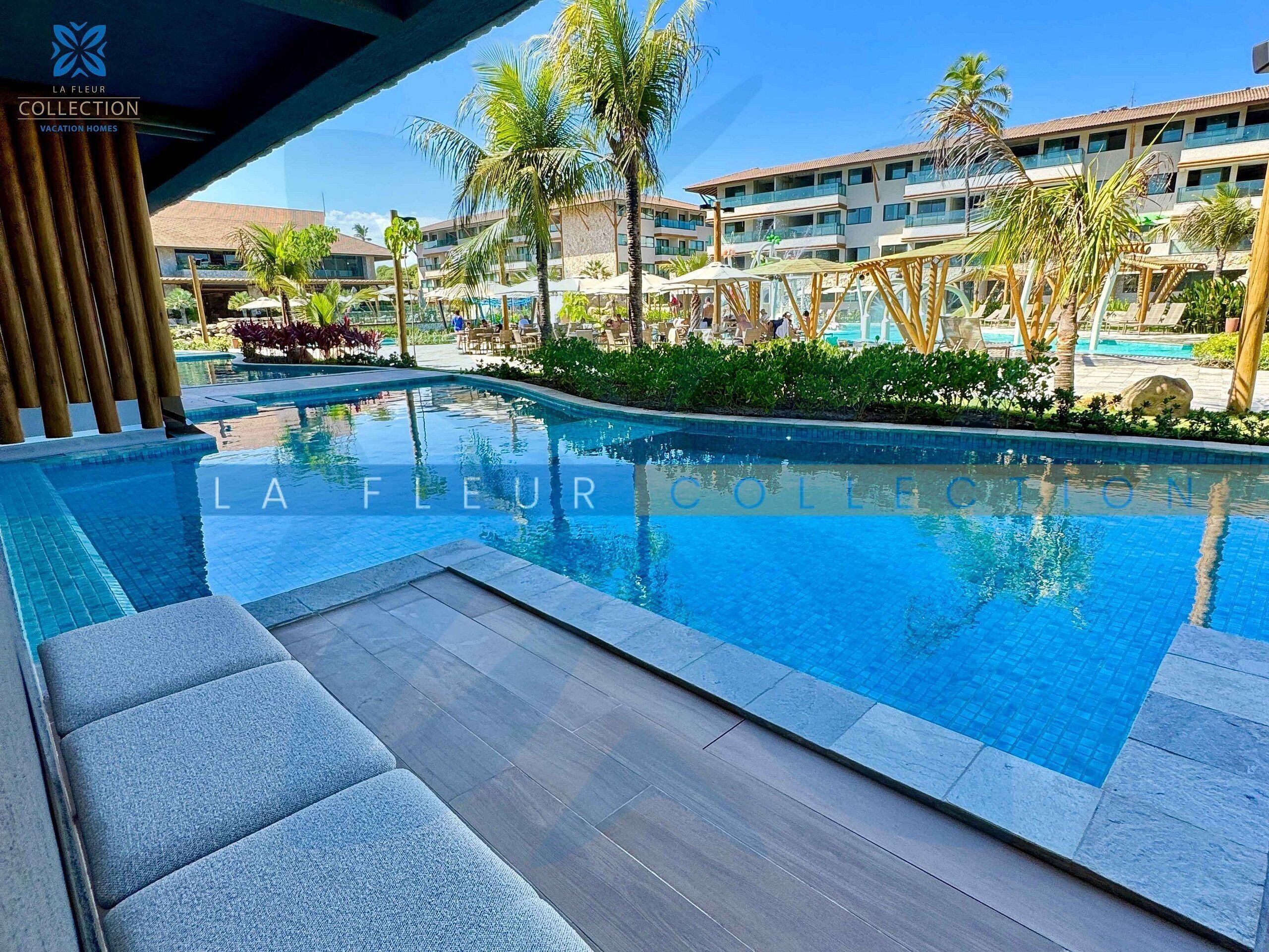 Deluxe Apartment | Pool | 9 outdoor pools