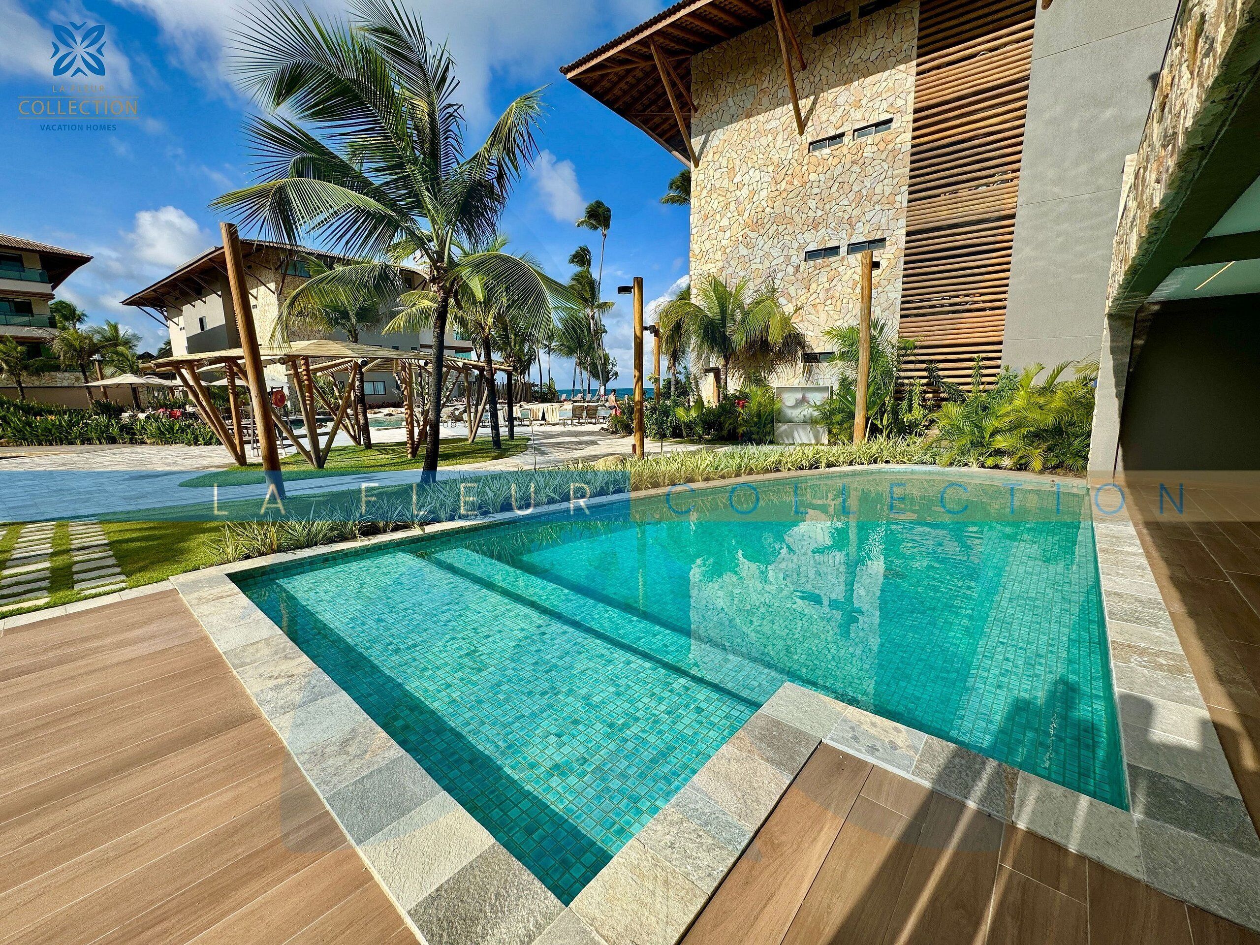 Luxury Apartment | Pool | 9 outdoor pools