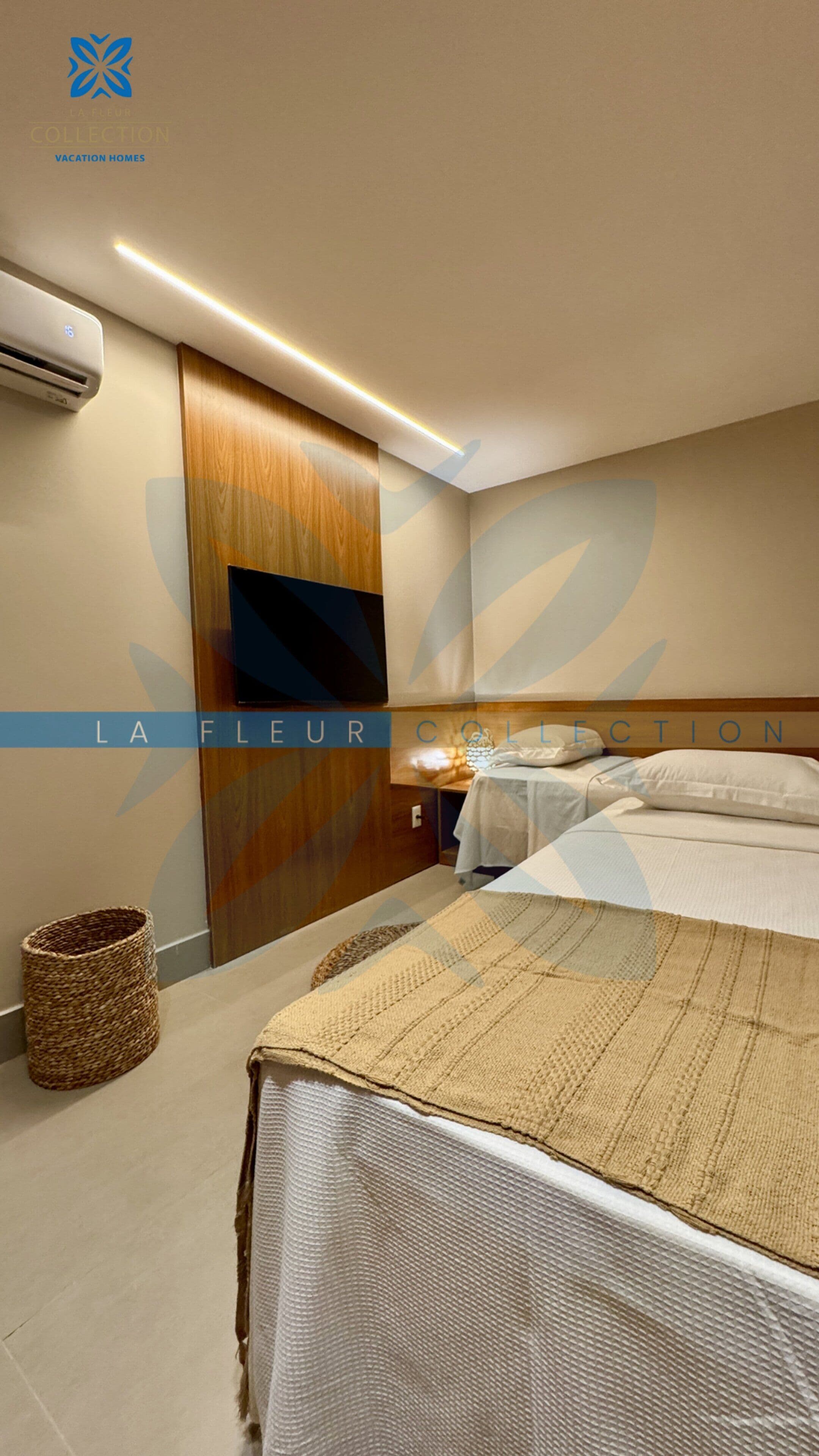 Deluxe Apartment | Laptop workspace, blackout drapes, soundproofing, iron/ironing board