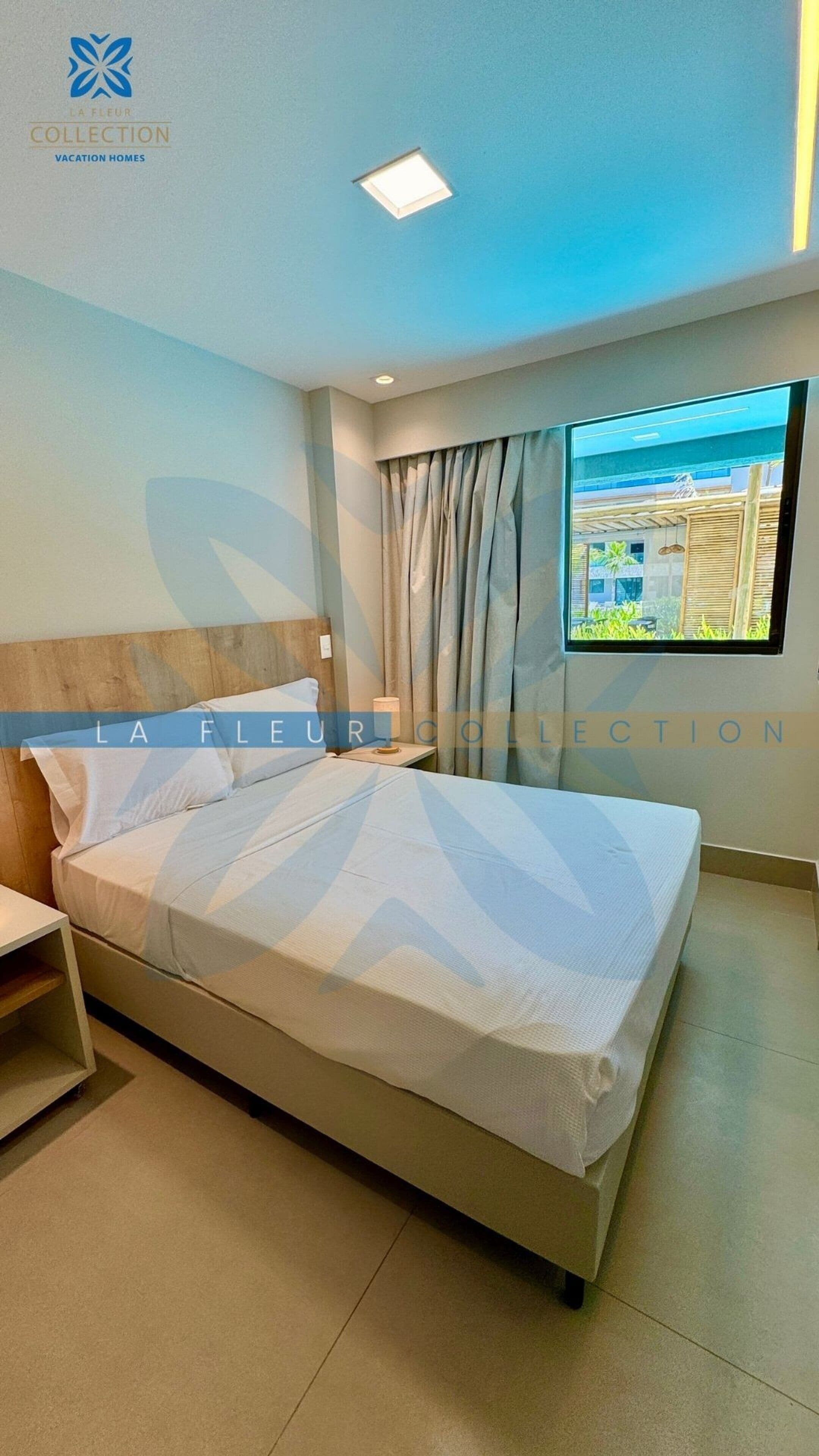 Deluxe Apartment | Laptop workspace, blackout curtains, soundproofing, iron/ironing board