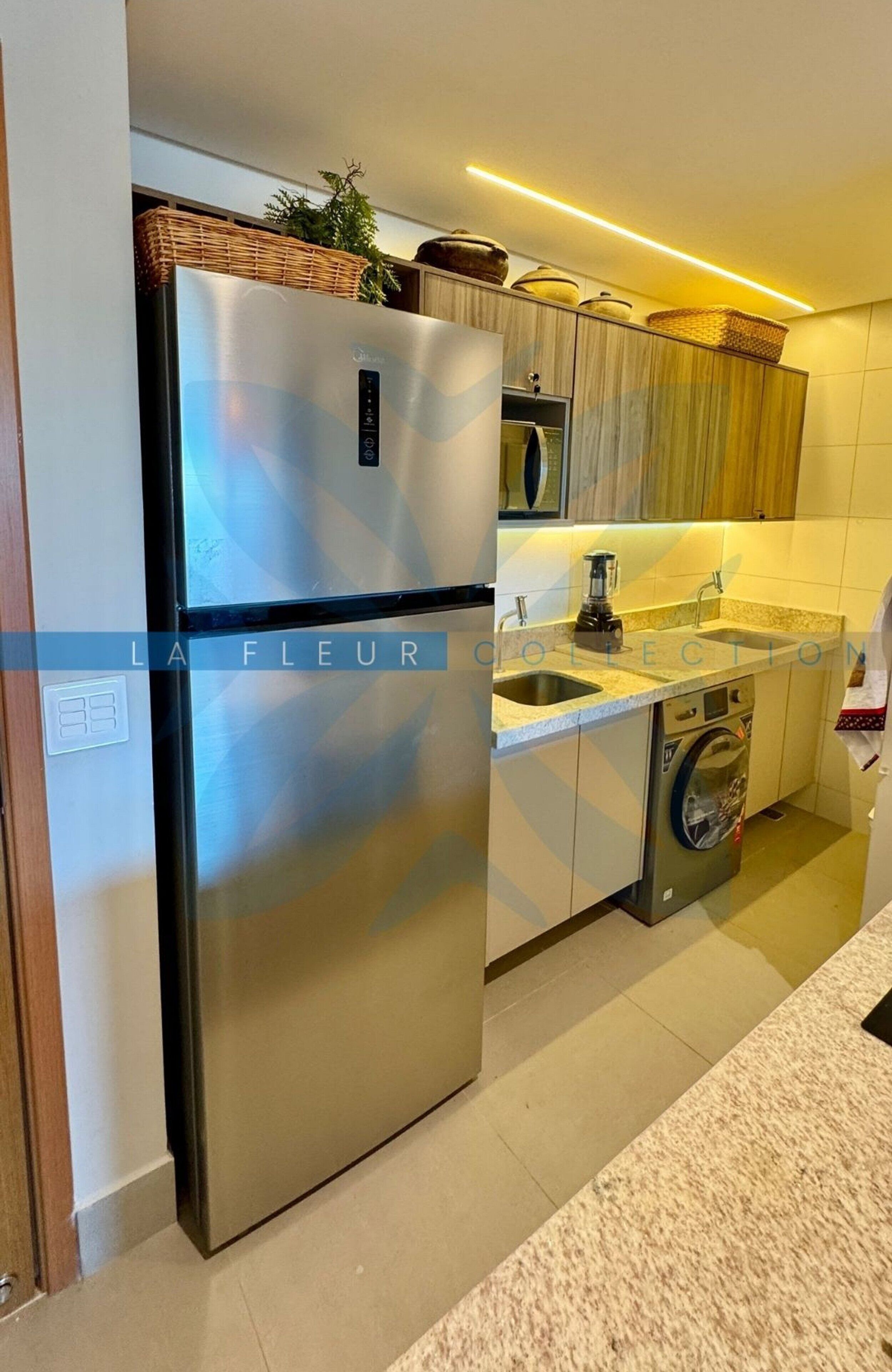 Apartemen Mewah | Dapur pribadi | Lemari es, microwave, oven, dan kompor