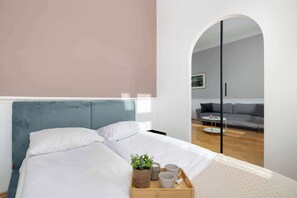 2 bedrooms, desk, iron/ironing board, travel cot - Cozy Apartment for 6 People | Close to Opera House and Railway Station (Kraków)