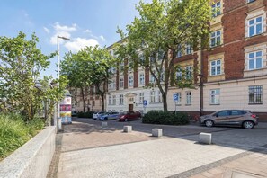 Exterior - Cozy Apartment for 6 People | Close to Opera House and Railway Station (Kraków)