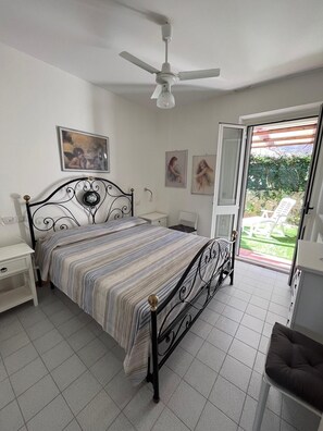 2 bedrooms, free WiFi - Two-room apartment Agnese, in Marcelli with courtyard and parking space (Marcelli)