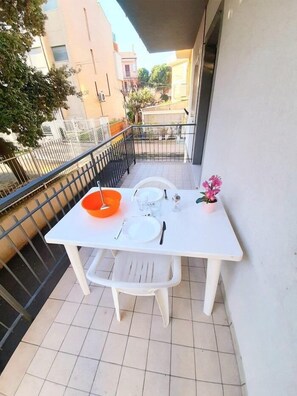 Outdoor dining - Two-room apartment Michi[100 mt from the sea and downtown, wifi] (Marcelli)