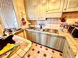 Private kitchen - Frederick four-room apartment near the center of Sirolo (Sirolo)