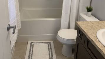Shared Dormitory, 1 Bedroom | Bathroom