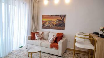 Apartment, 1 Schlafzimmer, barrierefrei, Balkon | Wohnzimmer