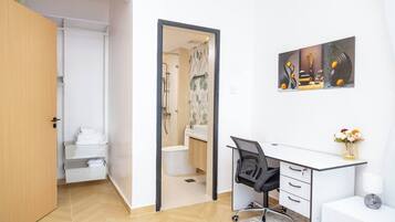 Condo, 1 Bedroom, Accessible, Balcony | Bathroom