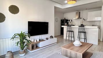 Apartment, 1 Bedroom | Living room