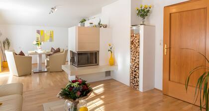 Apartment „Für 2 Personen, 65 m²“ mit Bergblick, WLAN und Klimaanlage