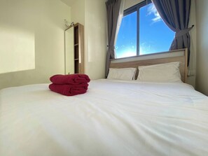 2 bedrooms - High Floor Sea View 2 Bed Room (Pattaya)