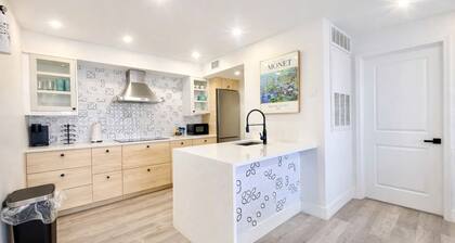 Summer Deal Luxury Condo Near Everything - Last Minute Summer Vacation Deals