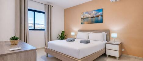 Iron/ironing board, free WiFi, bed sheets