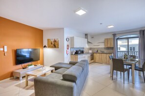 TV - Modern and cosy 2 bedroom flat with balcony BSAI1-1 (Swieqi)