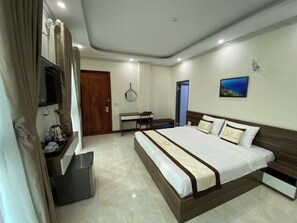 Standard Double Room, Mountain View - SEN HIDDEN HOTEL (HO CHI MINH)