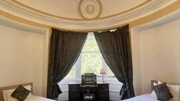 Family Room, Garden View