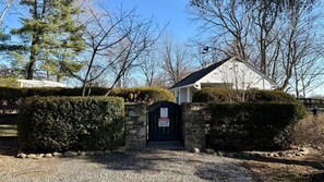 Exterior - Couple's Retreat|Home Theater|Game Room|Wineries (Upperville)