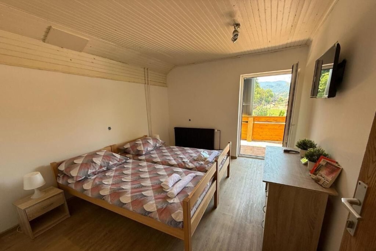 Twin Room, Balcony (2 Large Single Beds)