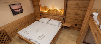 Bed & Breakfast LakeBled House