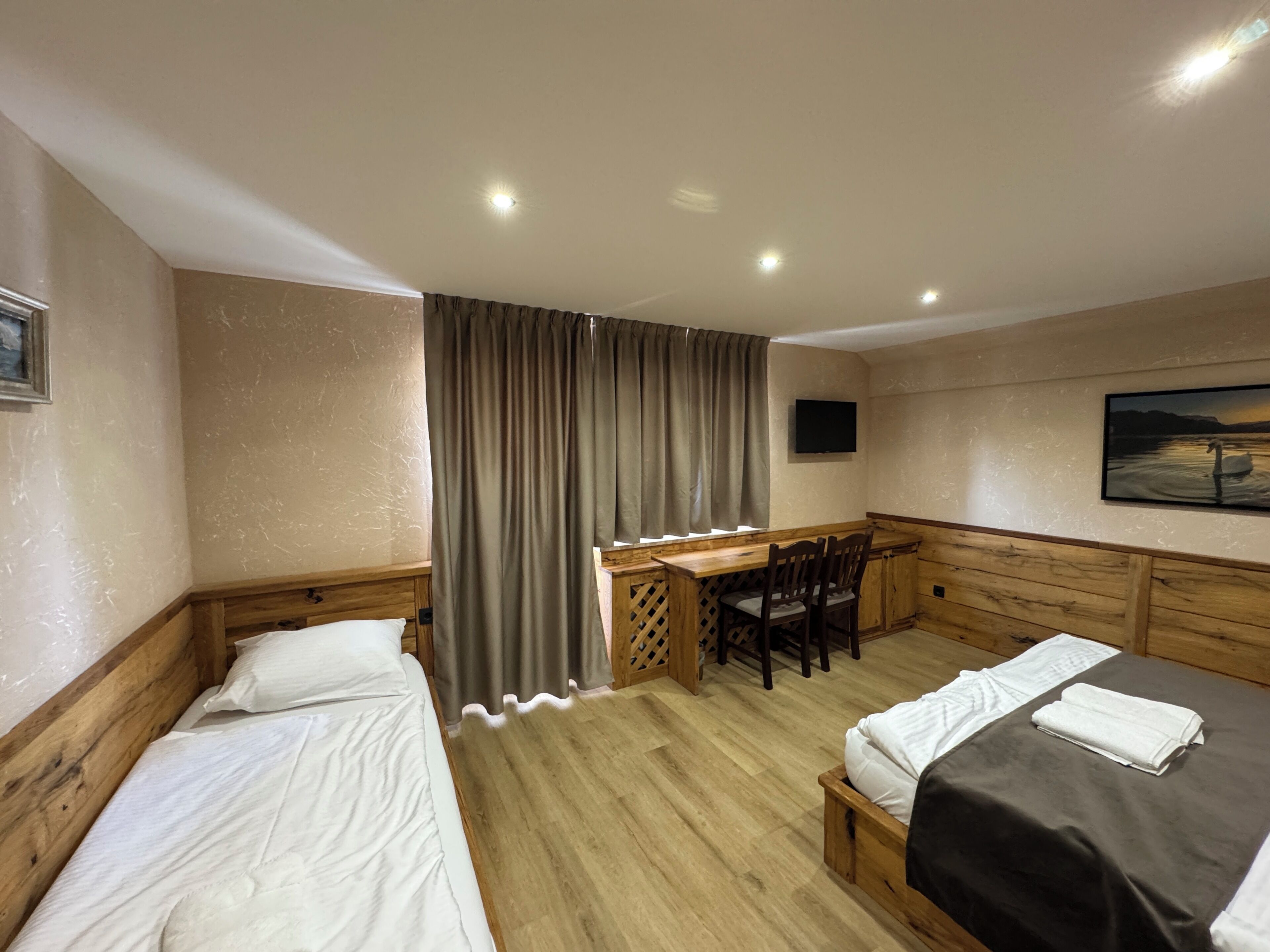 Triple Room, Shared Bathroom | WiFi (free)