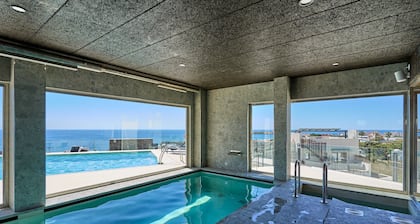 Holiday Home 'Exclusive Getaway – Ocean View' with Sea View, Wi-Fi and Air Conditioning