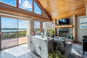 Living area - Amazing lake views, hot tub, barrel sauna, fire pit - 4 Bed Cabin/Branson West (Branson West)