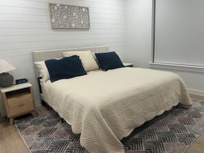 2 bedrooms, iron/ironing board, WiFi, bed sheets - Brand new 2-bedroom condo in beautiful New Braunfels (New Braunfels)