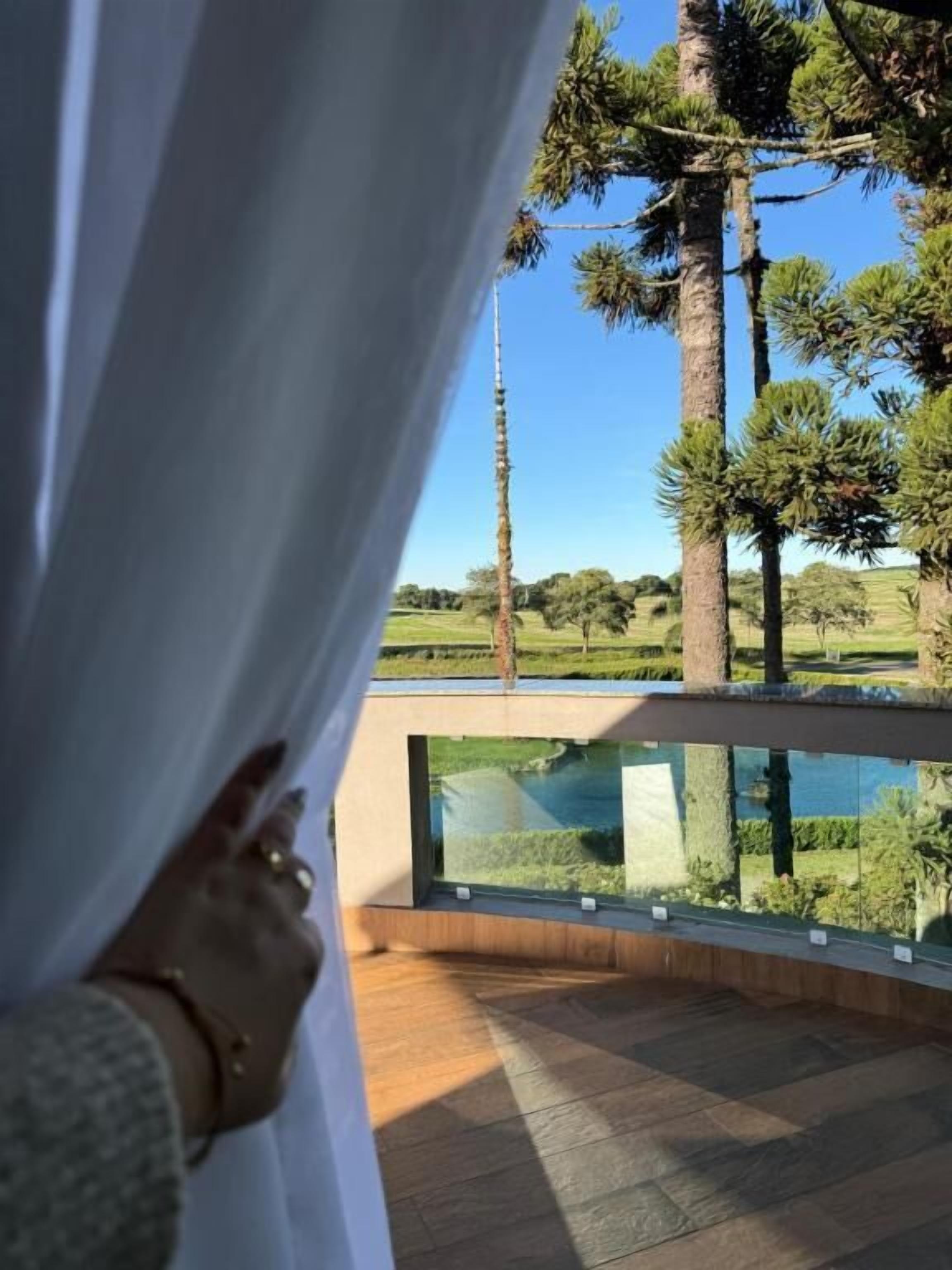 Suite, Balcony, Lake View | Property grounds