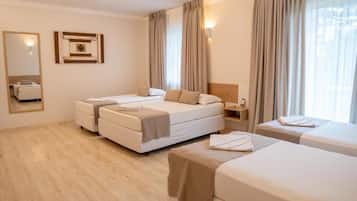 Habitación familiar, balcón, vistas al jardín