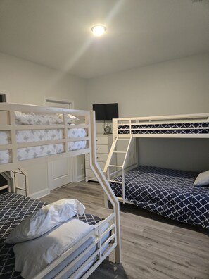3 bedrooms, WiFi, bed sheets - Relaxing 3-Bedroom Retreat Peaceful Ocean Isle Getaway (Ocean Isle Beach)