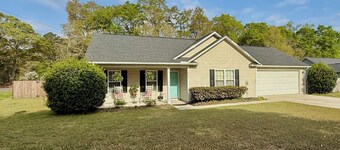 Vegeta's Den — Pet-Friendly Leland Retreat