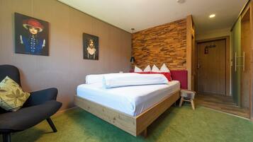 Standard-Doppelzimmer | Zimmersafe, Schreibtisch, kostenloses WLAN, Bettwäsche