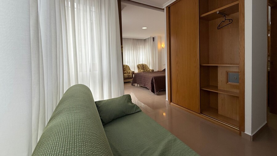 PENSIÓN BAHÍA DE SANTOÑA