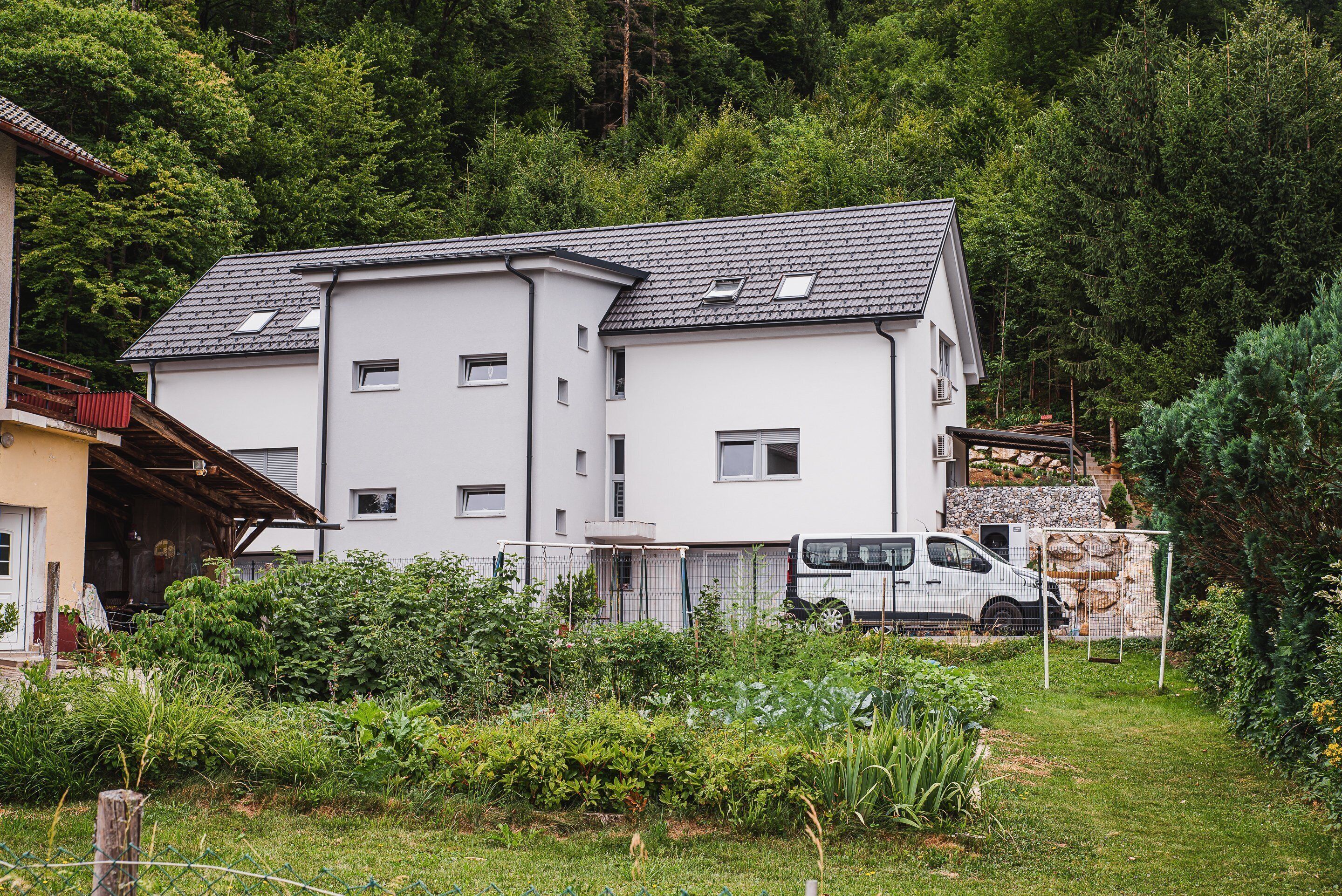 المنشأة من الخارج