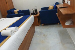 Desk, free WiFi - Hotel Golden Palace (Agra)