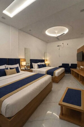 Desk, free WiFi - Hotel Golden Palace (Agra)