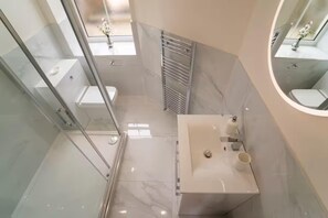 Bathroom - Foundry Farm Apartment (Hexham)