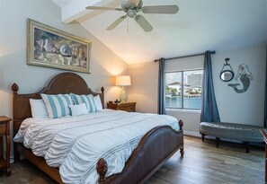 2 bedrooms, iron/ironing board, free WiFi, bed sheets - Spacious Townhome ST 4-8 w/Beach Service (Destin)